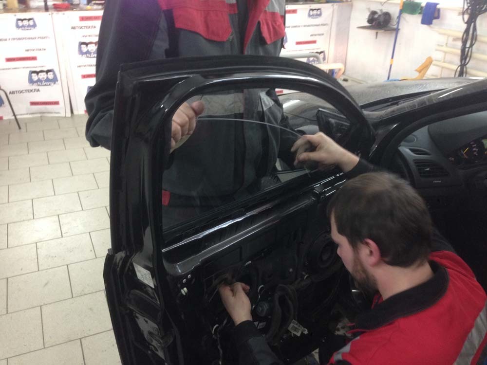 фото замены бокового стекла авто