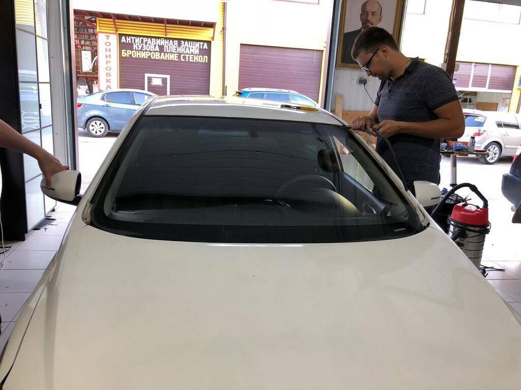 фото замена стекла форд