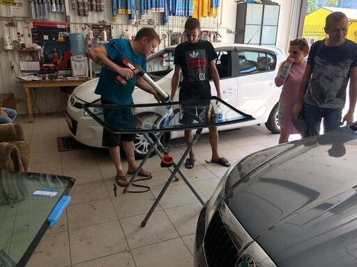 фото замена стекла тойота