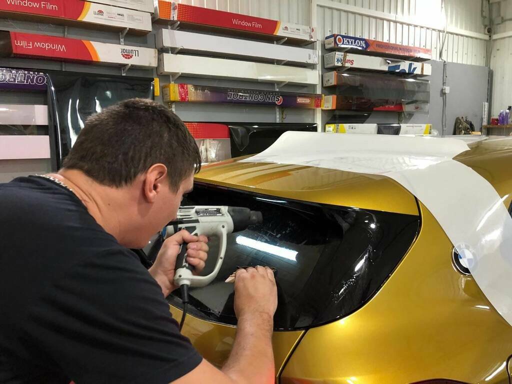 фото установка автостекла