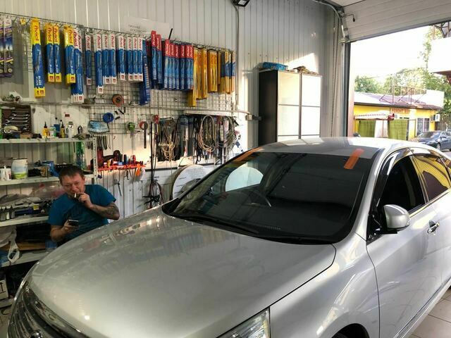 фото установка автостекла